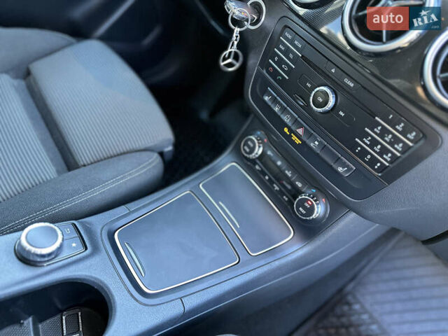 Білий Мерседес Б-клас, об'ємом двигуна 0 л та пробігом 63 тис. км за 11900 $, фото 24 на Automoto.ua