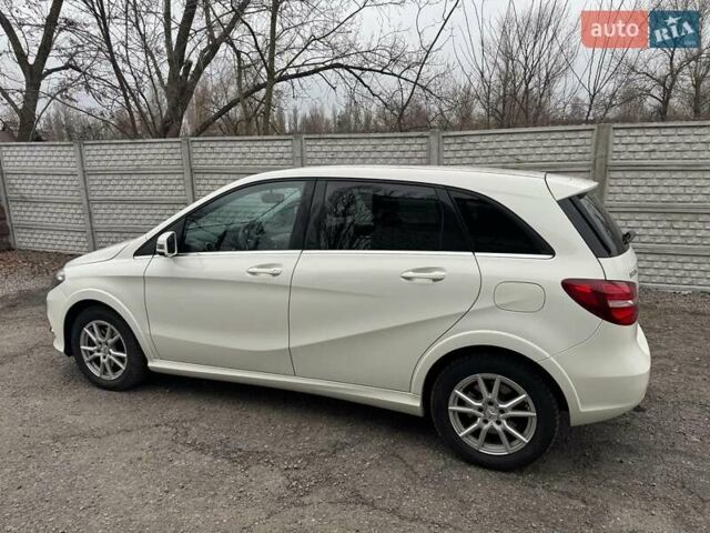 Білий Мерседес Б-клас, об'ємом двигуна 0 л та пробігом 85 тис. км за 14999 $, фото 5 на Automoto.ua