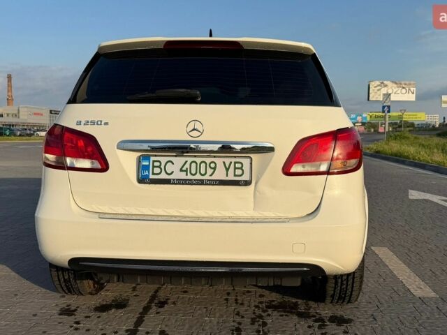 Білий Мерседес Б-клас, об'ємом двигуна 0 л та пробігом 87 тис. км за 11300 $, фото 5 на Automoto.ua
