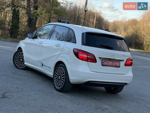 Белый Мерседес Б-класс, объемом двигателя 0 л и пробегом 90 тыс. км за 9800 $, фото 23 на Automoto.ua