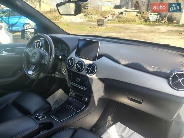 Белый Мерседес Б-класс, объемом двигателя 0 л и пробегом 117 тыс. км за 9850 $, фото 15 на Automoto.ua