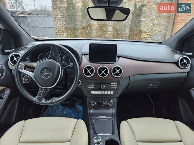 Білий Мерседес Б-клас, об'ємом двигуна 0 л та пробігом 179 тис. км за 9000 $, фото 63 на Automoto.ua