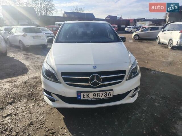 Белый Мерседес Б-класс, объемом двигателя 0 л и пробегом 117 тыс. км за 9850 $, фото 5 на Automoto.ua