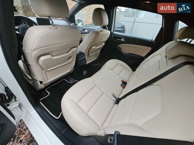 Білий Мерседес Б-клас, об'ємом двигуна 0 л та пробігом 179 тис. км за 9150 $, фото 54 на Automoto.ua