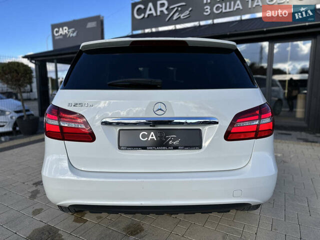 Білий Мерседес Б-клас, об'ємом двигуна 0 л та пробігом 63 тис. км за 11900 $, фото 6 на Automoto.ua