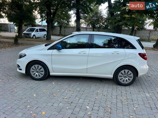 Білий Мерседес Б-клас, об'ємом двигуна 0 л та пробігом 126 тис. км за 11600 $, фото 4 на Automoto.ua