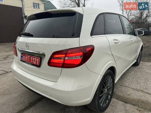 Білий Мерседес Б-клас, об'ємом двигуна 0 л та пробігом 54 тис. км за 10200 $, фото 3 на Automoto.ua