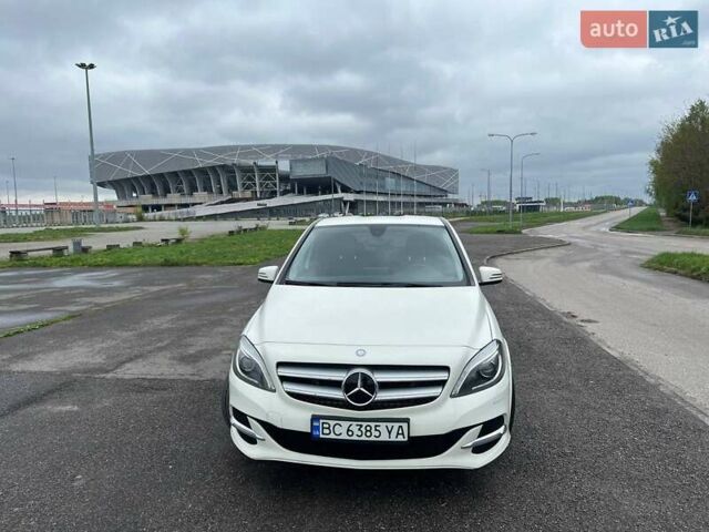 Белый Мерседес Б-класс, объемом двигателя 0 л и пробегом 92 тыс. км за 11900 $, фото 2 на Automoto.ua