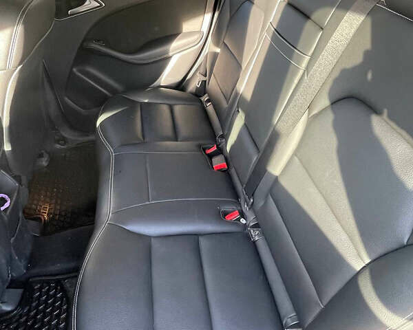 Білий Мерседес Б-клас, об'ємом двигуна 0 л та пробігом 140 тис. км за 11000 $, фото 8 на Automoto.ua