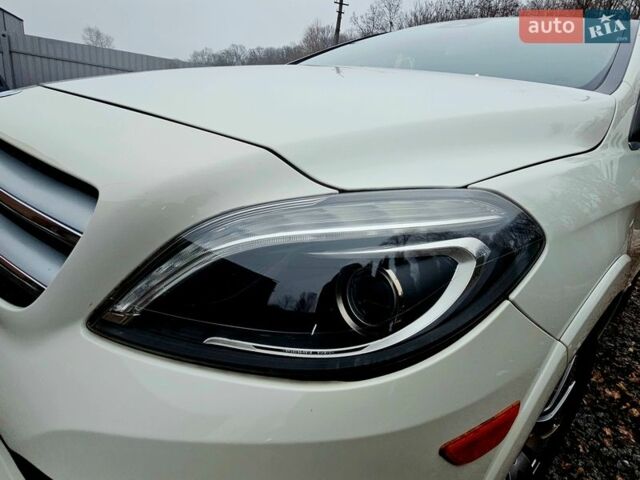 Білий Мерседес Б-клас, об'ємом двигуна 0 л та пробігом 179 тис. км за 9000 $, фото 35 на Automoto.ua