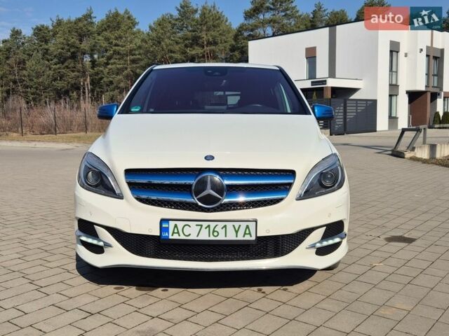 Белый Мерседес Б-класс, объемом двигателя 0 л и пробегом 62 тыс. км за 12000 $, фото 13 на Automoto.ua