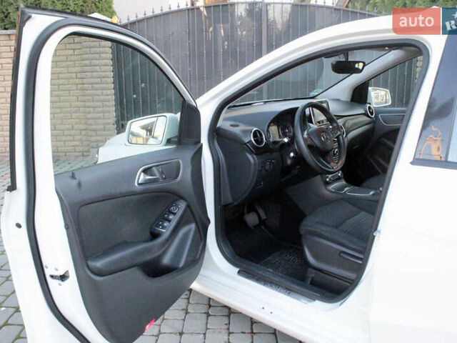 Белый Мерседес Б-класс, объемом двигателя 1.5 л и пробегом 178 тыс. км за 14500 $, фото 14 на Automoto.ua