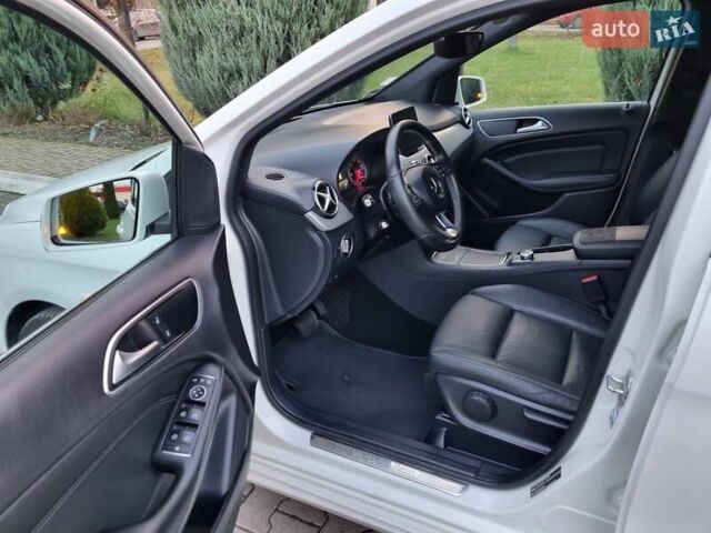 Білий Мерседес Б-клас, об'ємом двигуна 1.5 л та пробігом 269 тис. км за 15750 $, фото 16 на Automoto.ua