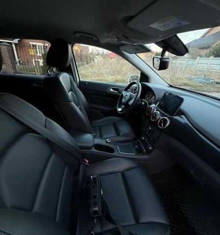 Белый Мерседес Б-класс, объемом двигателя 0 л и пробегом 91 тыс. км за 13000 $, фото 7 на Automoto.ua