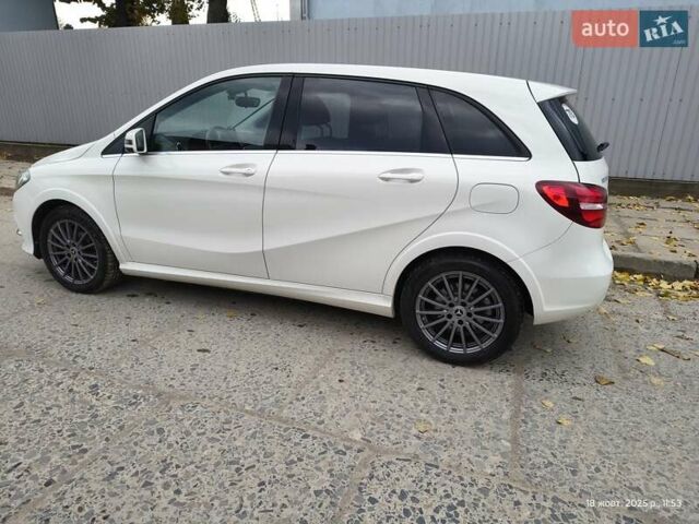 Белый Мерседес Б-класс, объемом двигателя 0 л и пробегом 120 тыс. км за 12500 $, фото 1 на Automoto.ua