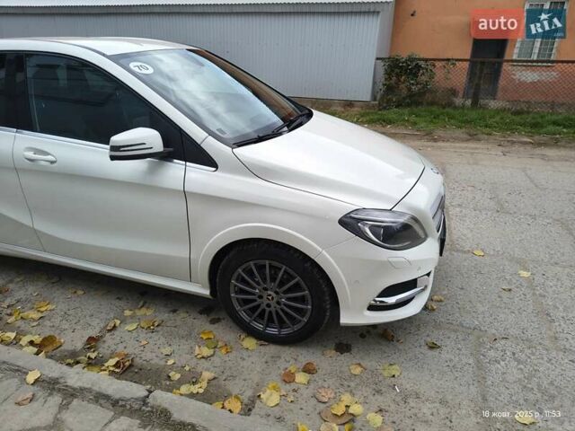 Белый Мерседес Б-класс, объемом двигателя 0 л и пробегом 120 тыс. км за 12500 $, фото 3 на Automoto.ua