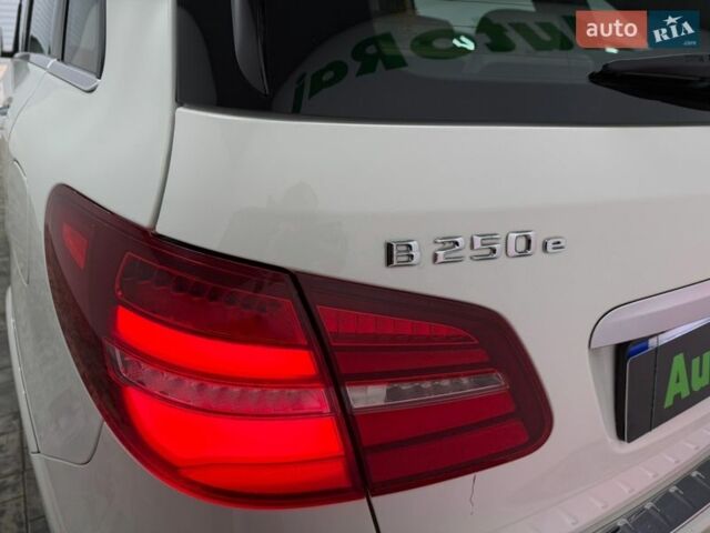 Белый Мерседес Б-класс, объемом двигателя 0 л и пробегом 110 тыс. км за 10500 $, фото 20 на Automoto.ua