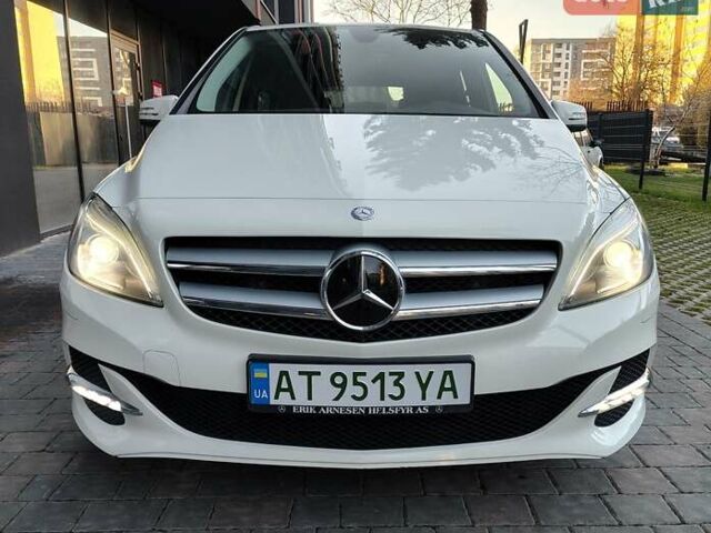 Белый Мерседес Б-класс, объемом двигателя 0 л и пробегом 85 тыс. км за 10500 $, фото 4 на Automoto.ua