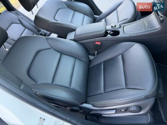 Белый Мерседес Б-класс, объемом двигателя 0 л и пробегом 90 тыс. км за 9800 $, фото 43 на Automoto.ua