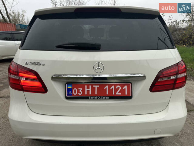 Білий Мерседес Б-клас, об'ємом двигуна 0 л та пробігом 54 тис. км за 10200 $, фото 4 на Automoto.ua