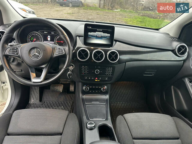 Білий Мерседес Б-клас, об'ємом двигуна 0 л та пробігом 54 тис. км за 10200 $, фото 11 на Automoto.ua