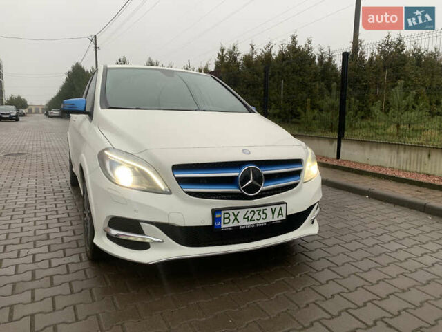 Белый Мерседес Б-класс, объемом двигателя 0 л и пробегом 99 тыс. км за 10350 $, фото 11 на Automoto.ua