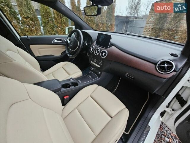 Білий Мерседес Б-клас, об'ємом двигуна 0 л та пробігом 179 тис. км за 9000 $, фото 74 на Automoto.ua