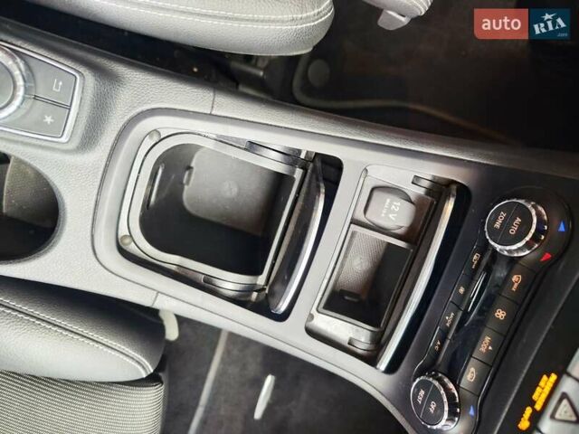 Белый Мерседес Б-класс, объемом двигателя 0 л и пробегом 60 тыс. км за 9999 $, фото 28 на Automoto.ua