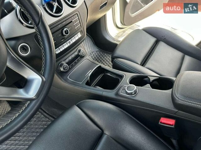 Білий Мерседес Б-клас, об'ємом двигуна 0 л та пробігом 85 тис. км за 10499 $, фото 7 на Automoto.ua