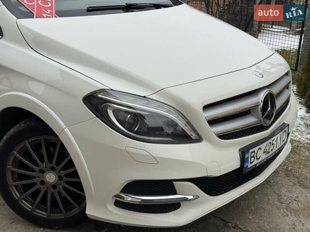 Білий Мерседес Б-клас, об'ємом двигуна 0 л та пробігом 118 тис. км за 9950 $, фото 12 на Automoto.ua