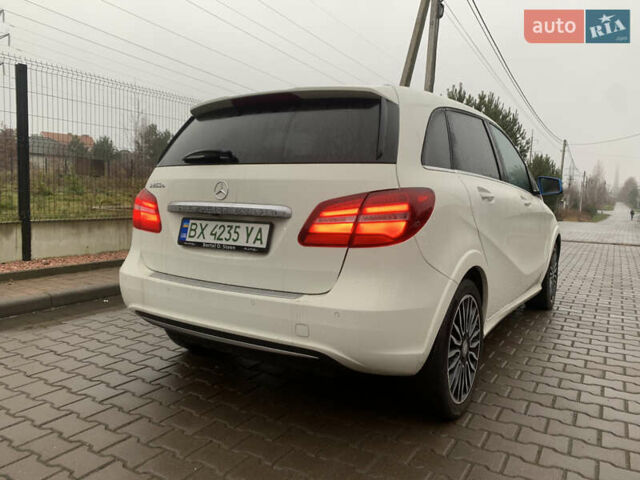 Белый Мерседес Б-класс, объемом двигателя 0 л и пробегом 99 тыс. км за 10350 $, фото 4 на Automoto.ua