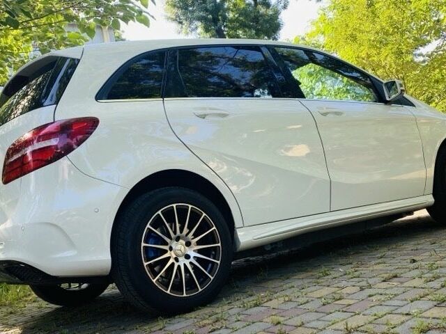 Белый Мерседес Б-класс, объемом двигателя 0 л и пробегом 57 тыс. км за 13900 $, фото 2 на Automoto.ua