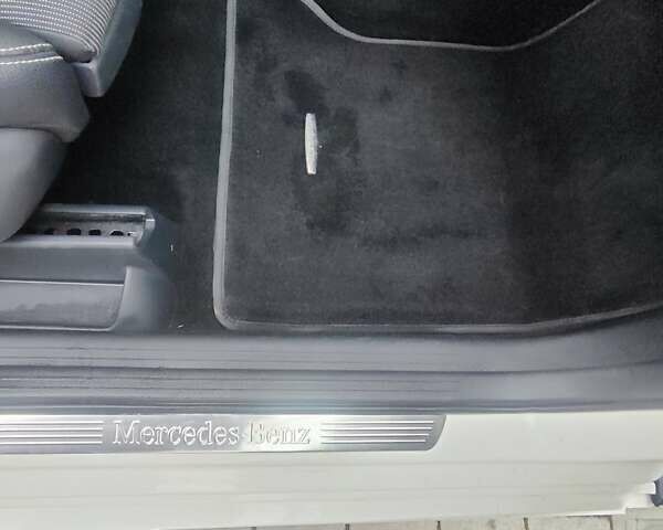 Белый Мерседес Б-класс, объемом двигателя 0 л и пробегом 60 тыс. км за 9999 $, фото 41 на Automoto.ua