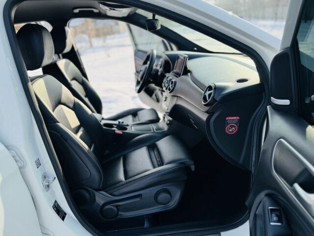 Белый Мерседес Б-класс, объемом двигателя 2.1 л и пробегом 67 тыс. км за 16300 $, фото 11 на Automoto.ua