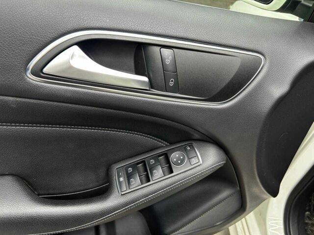 Білий Мерседес Б-клас, об'ємом двигуна 0 л та пробігом 120 тис. км за 11800 $, фото 22 на Automoto.ua