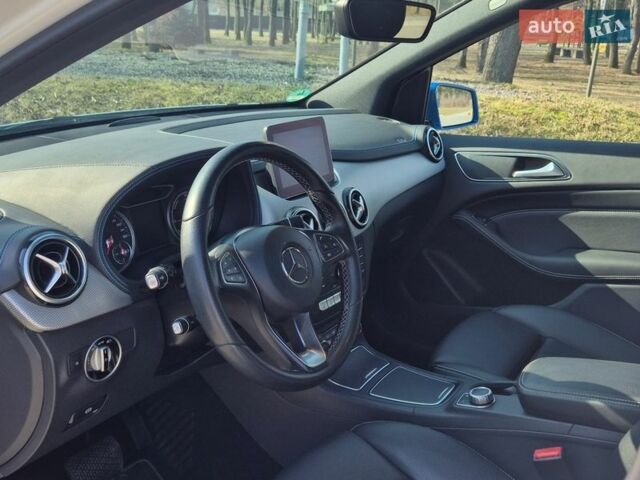 Белый Мерседес Б-класс, объемом двигателя 0 л и пробегом 62 тыс. км за 12000 $, фото 19 на Automoto.ua