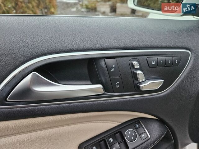 Білий Мерседес Б-клас, об'ємом двигуна 0 л та пробігом 179 тис. км за 9000 $, фото 84 на Automoto.ua