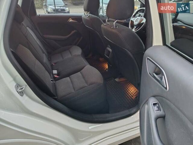 Белый Мерседес Б-класс, объемом двигателя 0 л и пробегом 85 тыс. км за 10500 $, фото 25 на Automoto.ua