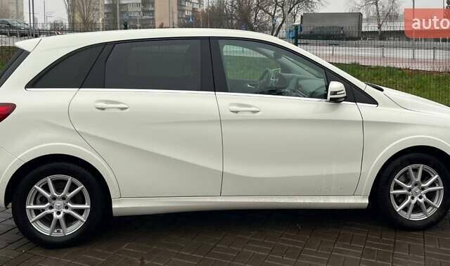 Белый Мерседес Б-класс, объемом двигателя 0 л и пробегом 96 тыс. км за 10999 $, фото 3 на Automoto.ua