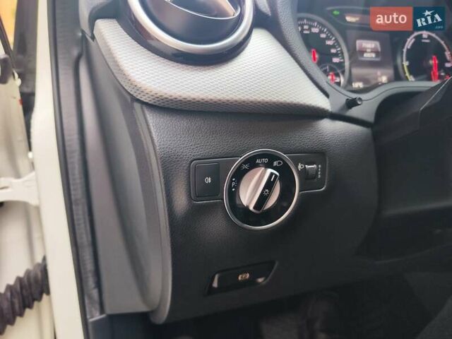 Белый Мерседес Б-класс, объемом двигателя 0 л и пробегом 60 тыс. км за 9999 $, фото 31 на Automoto.ua