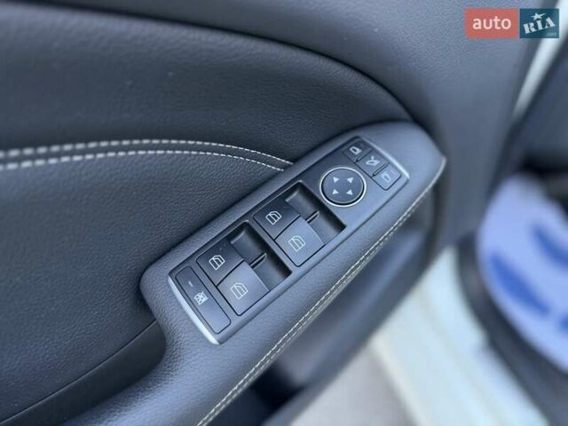 Белый Мерседес Б-класс, объемом двигателя 0 л и пробегом 90 тыс. км за 9800 $, фото 59 на Automoto.ua