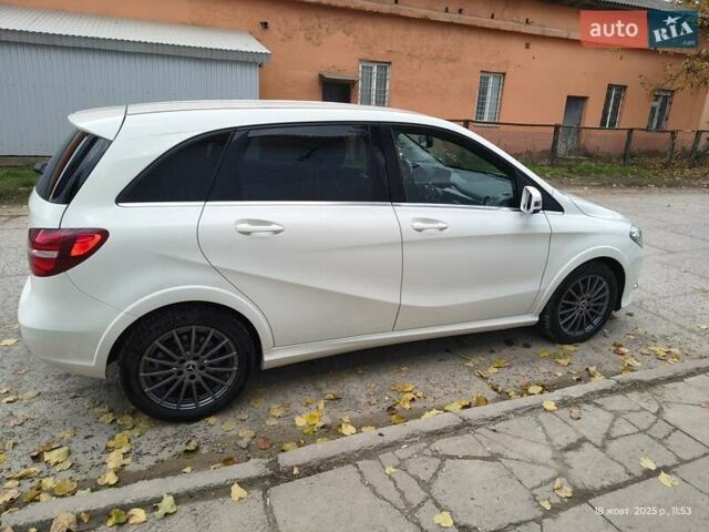 Белый Мерседес Б-класс, объемом двигателя 0 л и пробегом 120 тыс. км за 12500 $, фото 2 на Automoto.ua