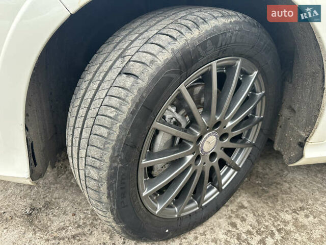 Білий Мерседес Б-клас, об'ємом двигуна 0 л та пробігом 54 тис. км за 10200 $, фото 6 на Automoto.ua