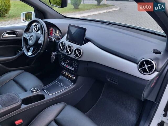 Білий Мерседес Б-клас, об'ємом двигуна 1.5 л та пробігом 269 тис. км за 15750 $, фото 31 на Automoto.ua