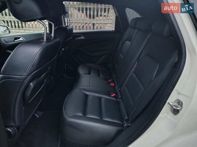 Білий Мерседес Б-клас, об'ємом двигуна 0 л та пробігом 112 тис. км за 9900 $, фото 13 на Automoto.ua