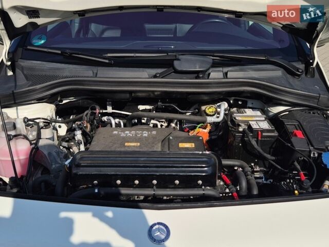 Белый Мерседес Б-класс, объемом двигателя 0 л и пробегом 62 тыс. км за 12000 $, фото 16 на Automoto.ua