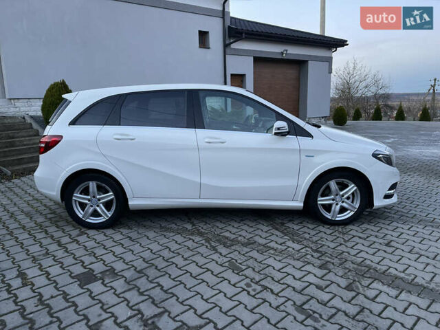 Белый Мерседес Б-класс, объемом двигателя 0 л и пробегом 65 тыс. км за 13900 $, фото 14 на Automoto.ua