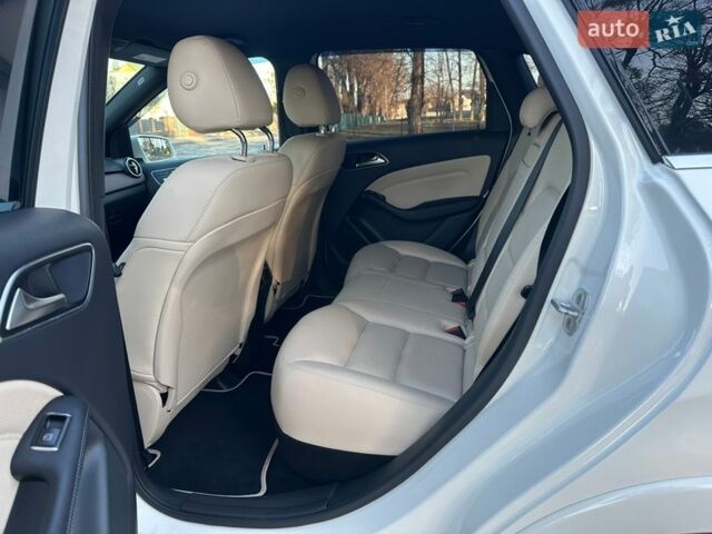Білий Мерседес Б-клас, об'ємом двигуна 0 л та пробігом 40 тис. км за 13599 $, фото 42 на Automoto.ua