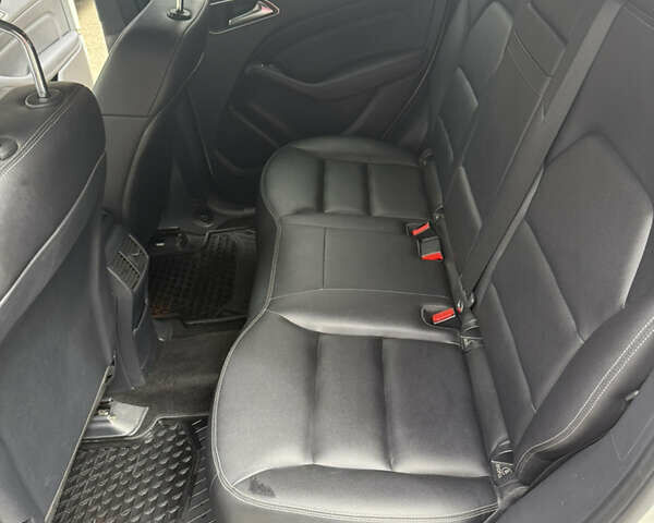 Белый Мерседес Б-класс, объемом двигателя 0 л и пробегом 77 тыс. км за 12900 $, фото 11 на Automoto.ua