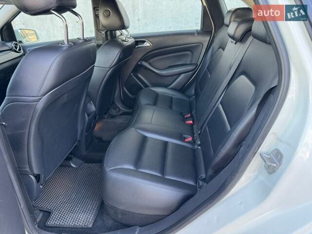 Белый Мерседес Б-класс, объемом двигателя 1.99 л и пробегом 158 тыс. км за 11999 $, фото 25 на Automoto.ua